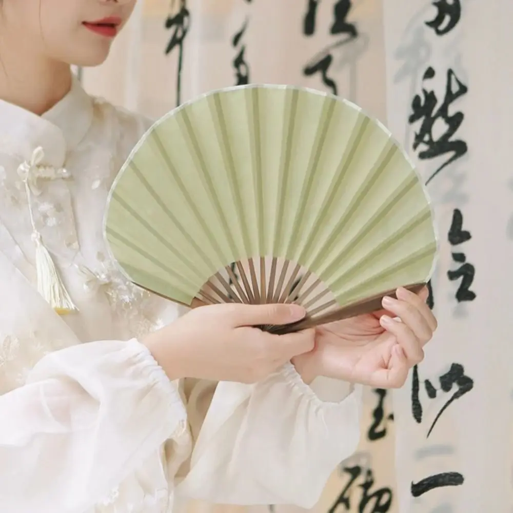 Creative Retro Mini Shell Fan Cotton Linen Cloth Solid Color Folding Hand Fan Gentle Chinese Handheld Party Portable Fan Folding Fan Mini Fan Hand Fan Wooden Hand Fan Silk Fans
