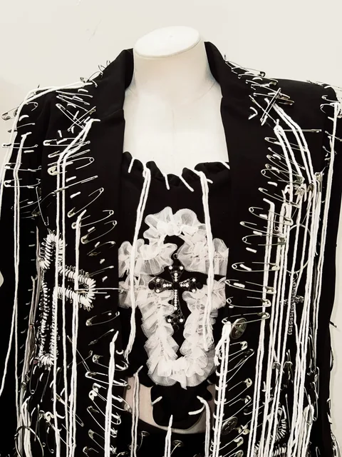 Safety Pin Loose Thread Top Skirt and Jacket 3 Piece Set 5