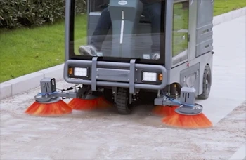 Macchina Industriale Intelligente per la Pulizia dei Pavimenti con Operatore a Bordo Spazzatrice Stradale