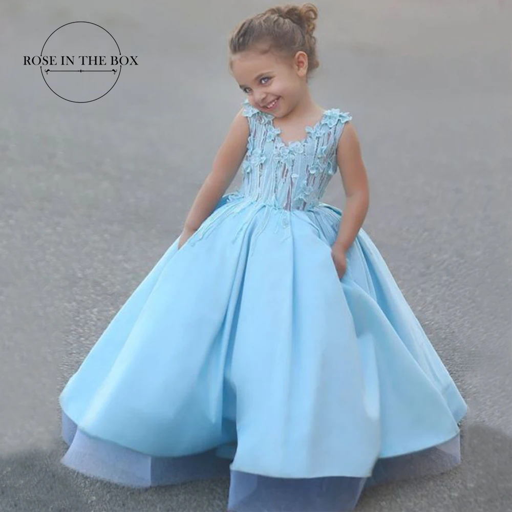 

Newest Flowers Straps A-line Flower Girl Dresses 2022 Blue V Neck Ball Gown For Weddings Vestido De Festa Infantil Menina Luxo