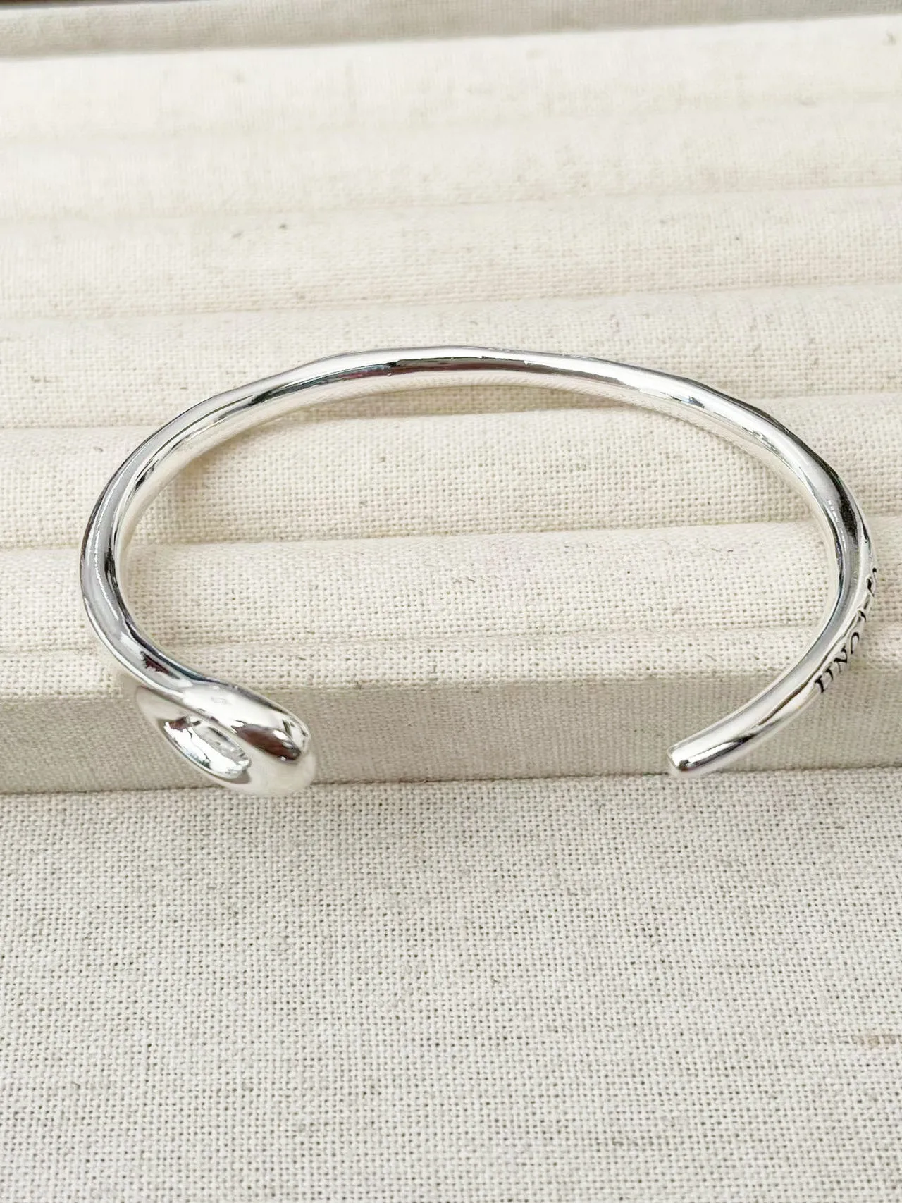 2023 trendy UNOde50 fashion electroplating 925 high-quality simple bracelet women's holiday gift