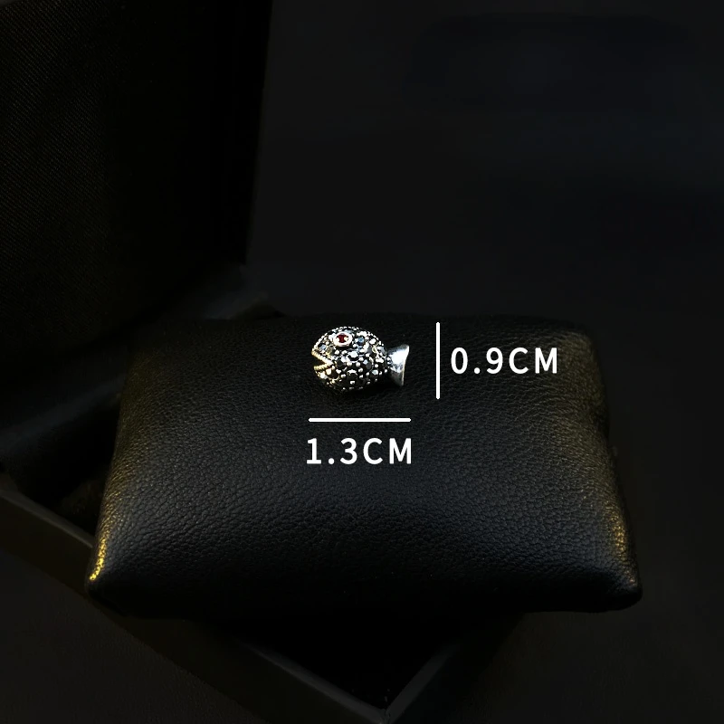 Cute Retro Fish Brooch Clasp Cardigan Buckle Men and Women Fixed Clothes Small Pin Accessories All-Matching Collar Pins Jewelry