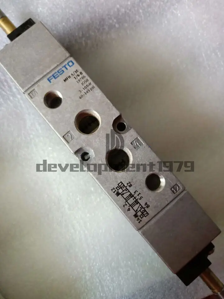 

ONE New Festo solenoid valve MFH-5/3E-1/4-B 19786