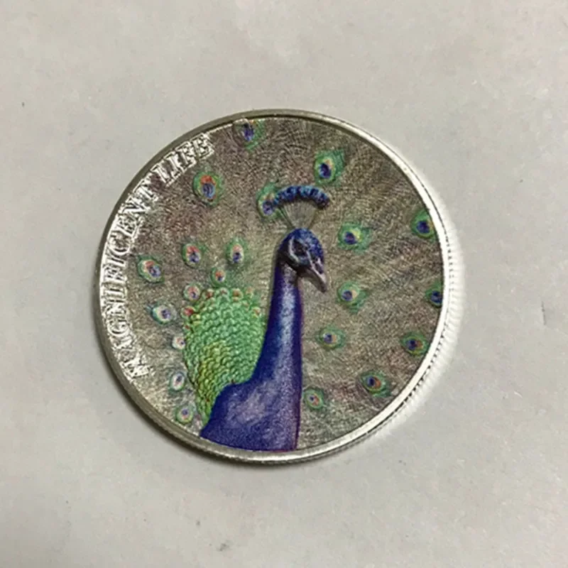 

5 Pcs The Non magnetic 3D emboss badge peacock animal silver plated colored 40 mm Elizabeth souvenir coin