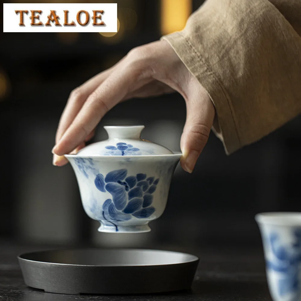 110ml Hand Drawn Lotus Cover Bowl Blue and White Porcelain Art Gaiwan Traditional Anti Scald Tea Tureen Tea Brewing Cafes Gifts