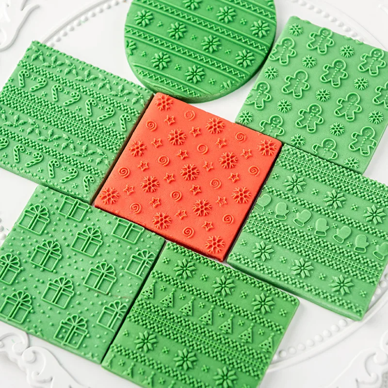 

Christmas Snowflake Deer Pattern Soft Pottery Polymer Clay Embosser Stamp Christmas Clay Mold for Earring Jewelry Pendant Making