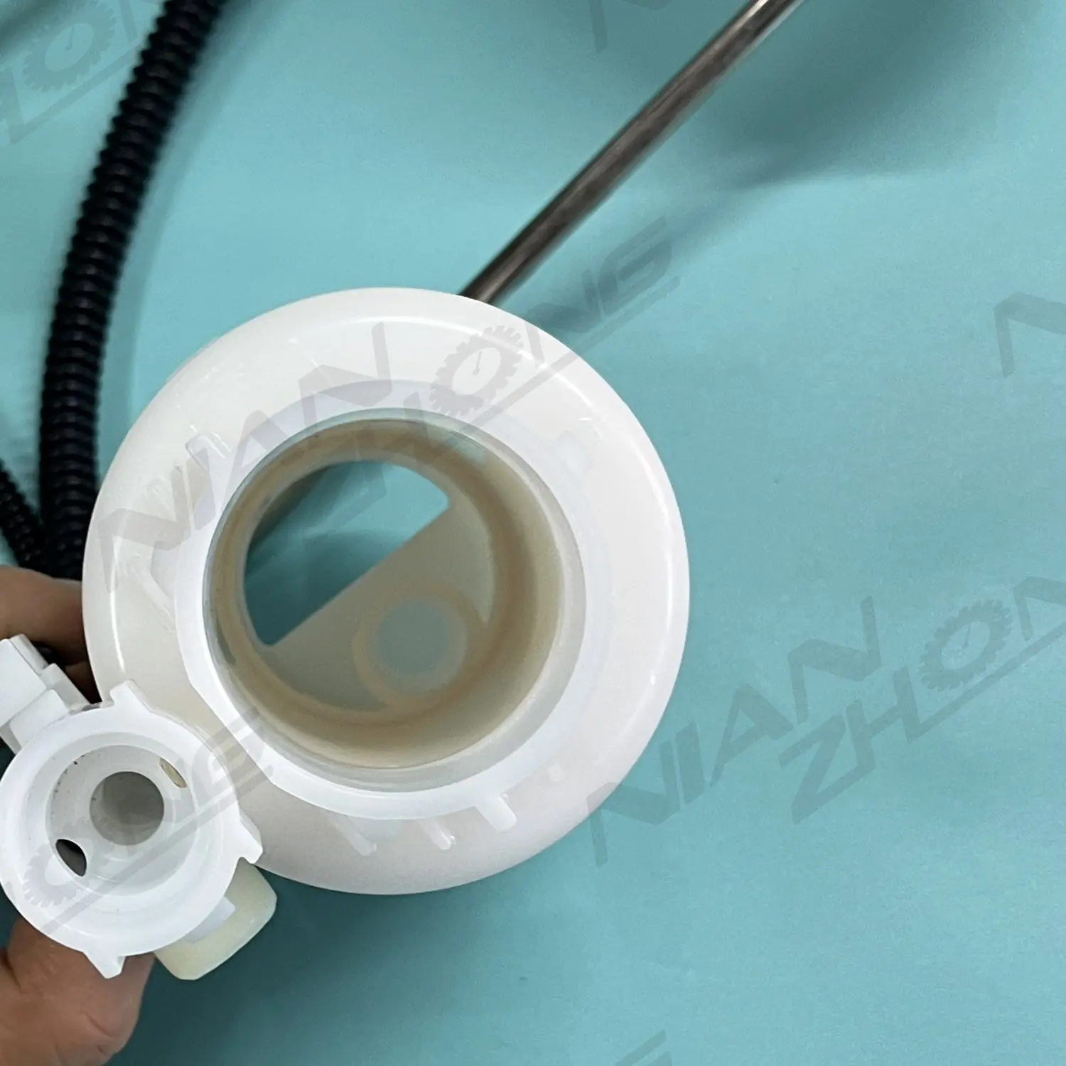 High Quality Fuel Filter And Pump Strainer PE1A-13-ZE0 For Mazda