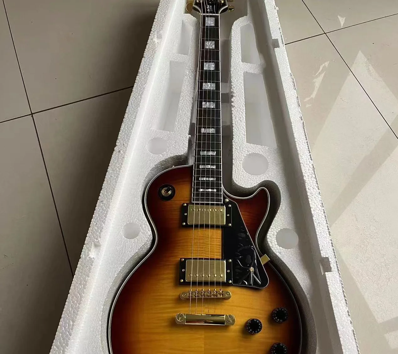 

Relic Electric Guitar Flamed Maple Top 1959 Tribute to Gary Moore Peter Green Smoked Sunburst One Piece Body and Neck HGFEHETH