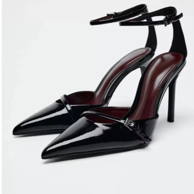 حذاء كعب خمري لامع بسير رفيع