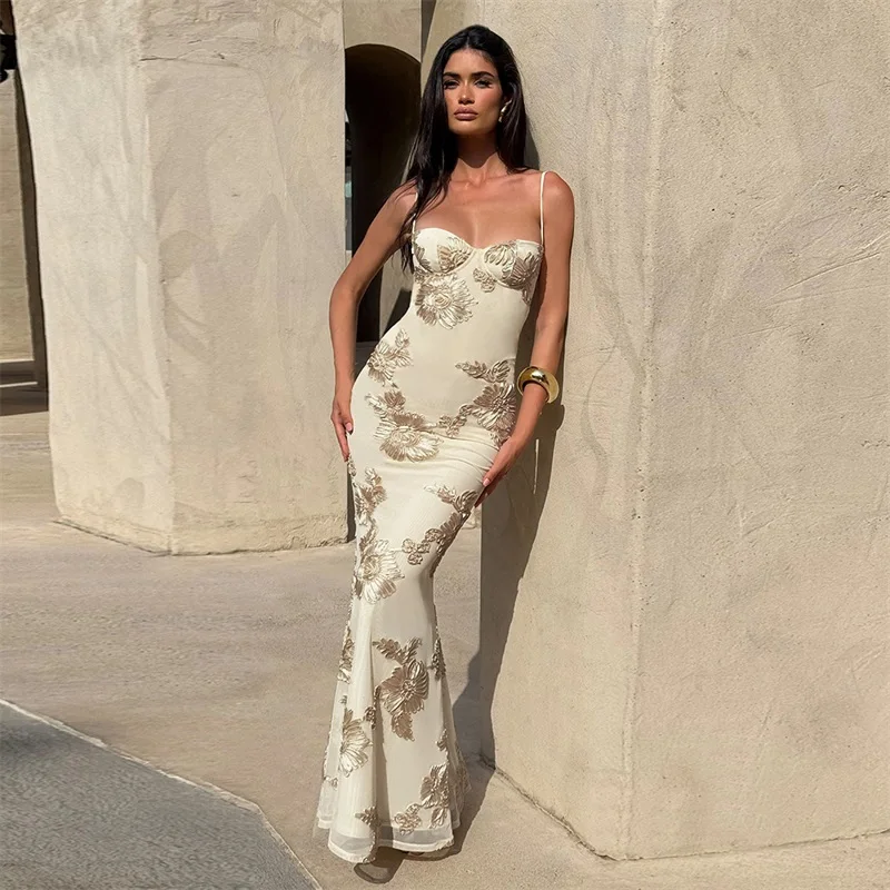 فستان نسائي