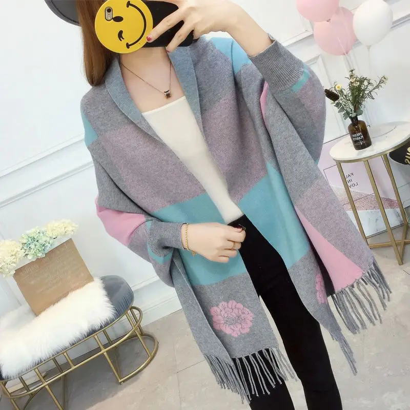 

2023 New Women Embroidery Capes Cloak Winter Thick Warm V-collar Fur Shawl Wedding Dress Bride Fur Cape Ponchos Thicken T343