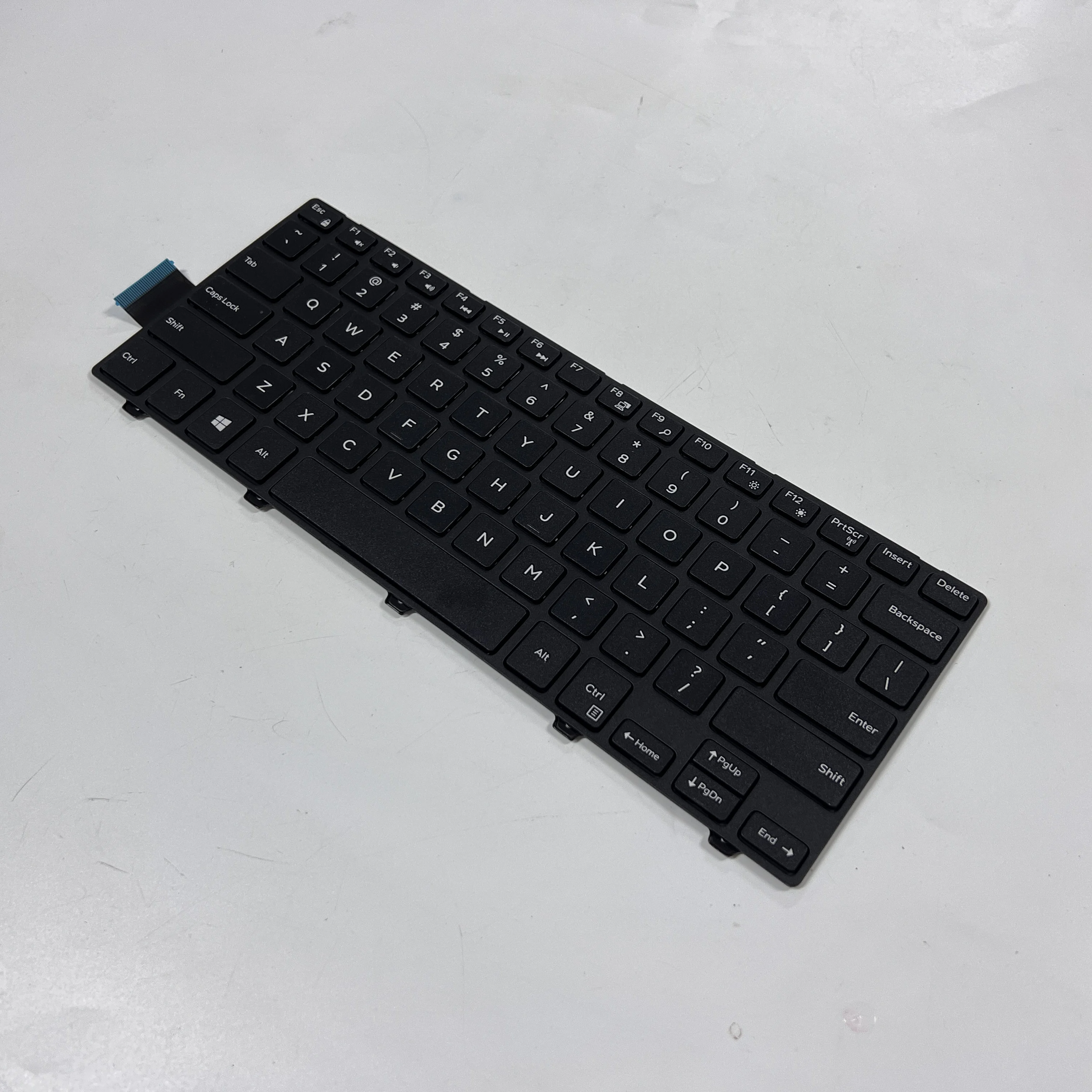 

Новая клавиатура для Dell Inspiron 14-3452 CN-050X15