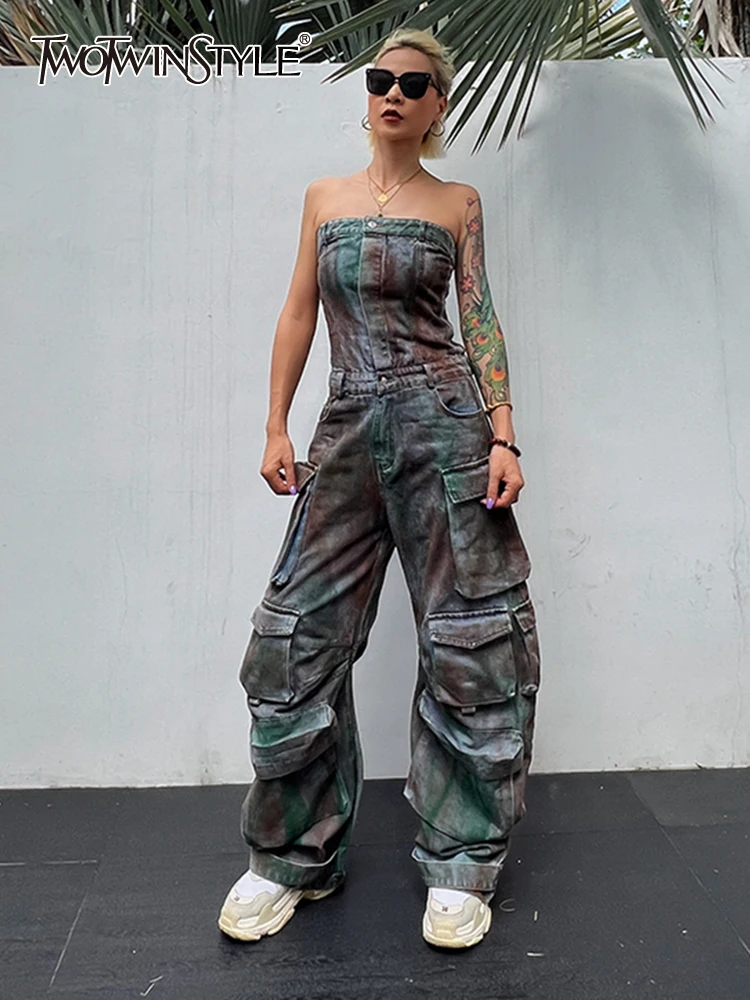 TWOTWINSTYLE Do Old Jumpsuits For Women Strapless Sleeveless High Waist Loose Pant Patchwork Pockets Jumpsuit Female Fashion New wxibei camouflage cargo jumpsuits for women starpless sleeveless high waist spliced pockets streetwear jumpsuit female new fc943