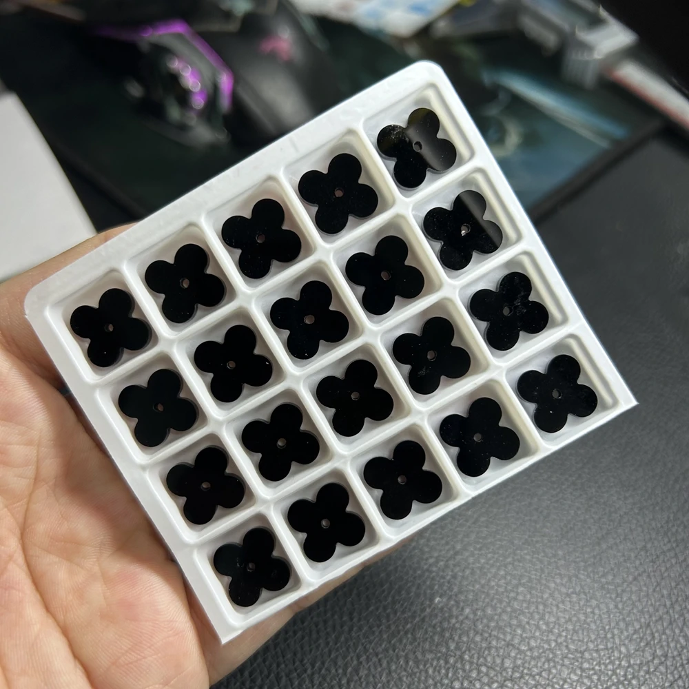 Meisidian 13x13x2mm White Shell Stone Mother of Pearl Center Hole Black Four Leaf Clover VC Gemstone On Sate
