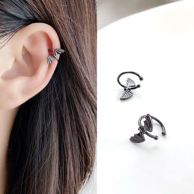 Trend Earrings for Women Black Bat No Pierced Simple Ear Clip Hip Hop Gothic Men's Ear Bone Clip Fashion Halloween Earring