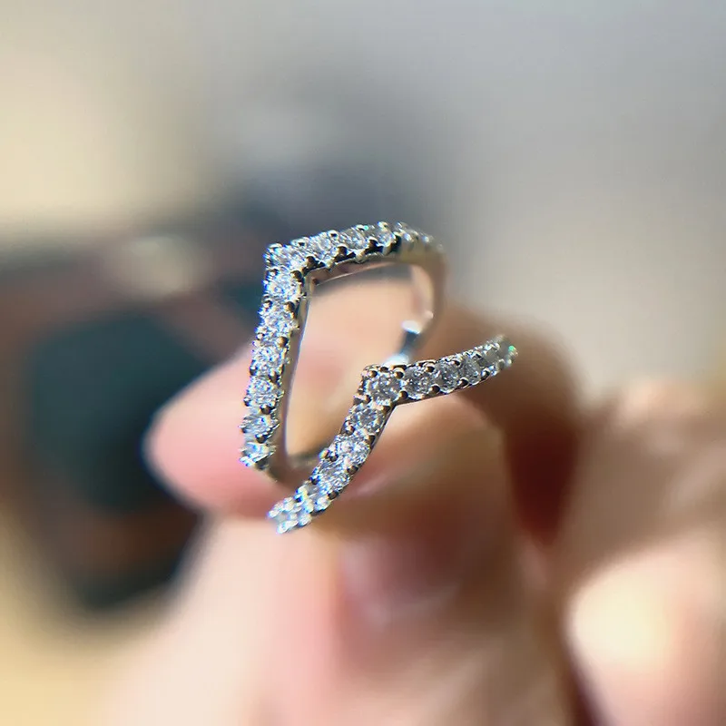 Women 925 Sterling Silver V-Design Cubic Zirconia Ring Elegant Bridal Wedding Party Accessory