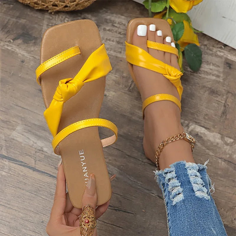 

2024 Flats Slippers Women Summer New Beach Shoes Fashion Sandals Walking Cozy Flip Flops Casual Zapatos Slides Female Designer