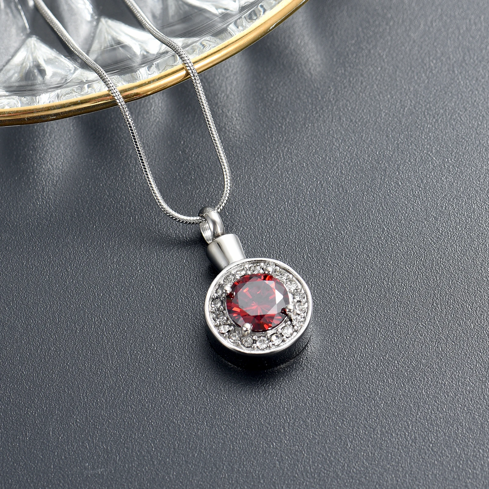Elegant Memorial Jewelry For Human/Pet Ashes Crystal Round Pendant Urn Necklace Stainless Steel Cremation Jewelry Keepsake