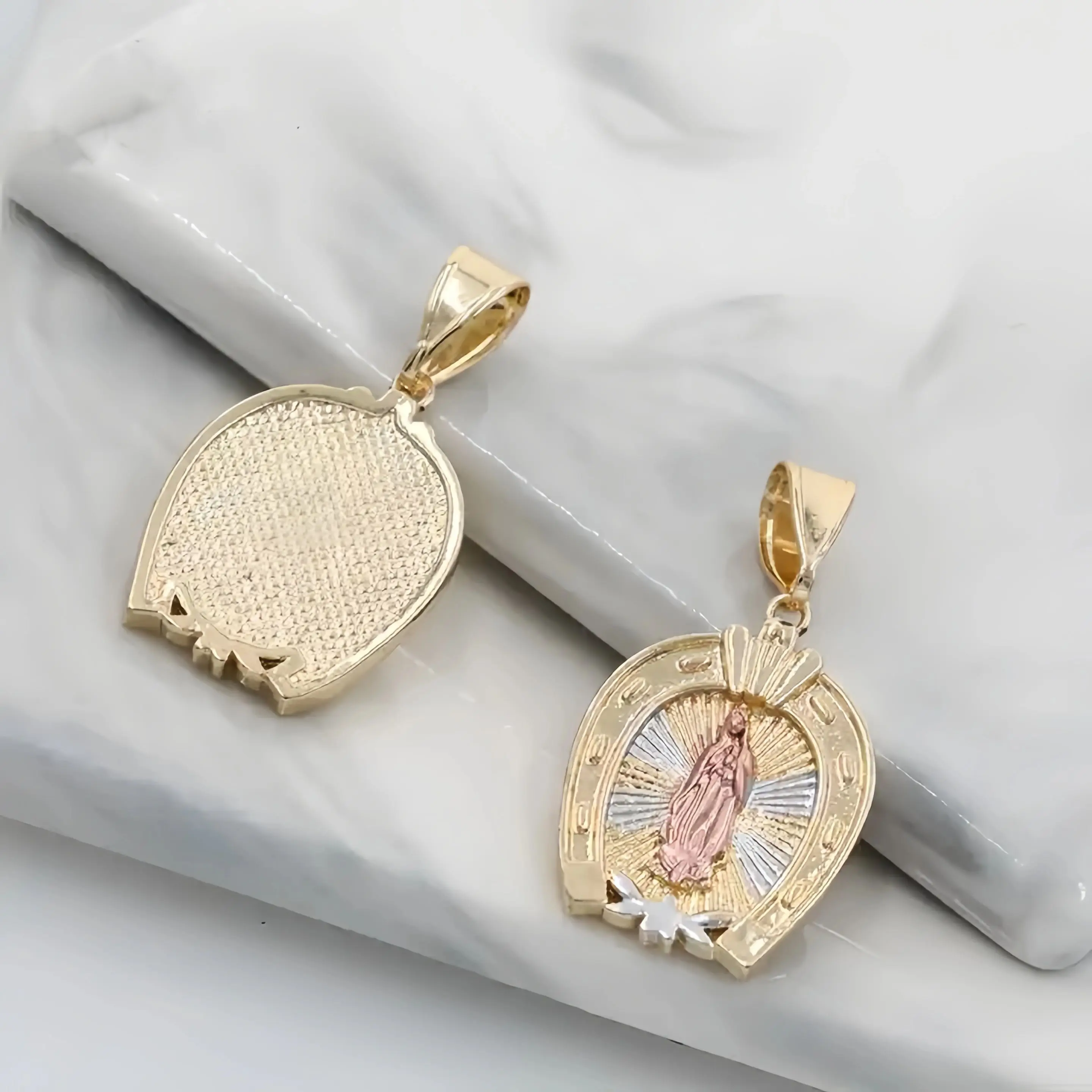  м Ÿ  18k ݵ 3  縯 ,   ູ,  Ʈ  Ƽ