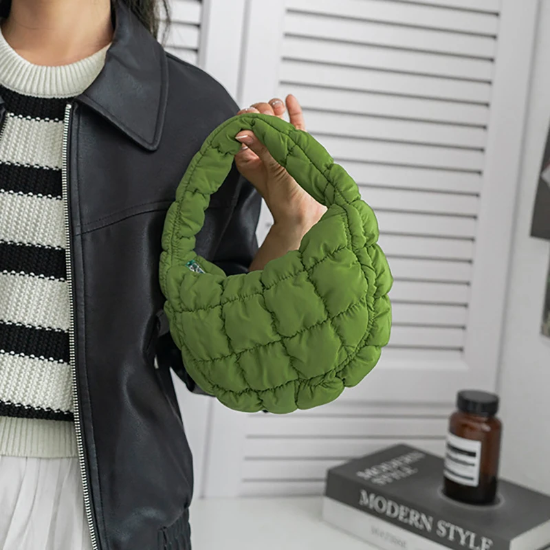 Modische Mini-Puffer-Einkaufstasche, gesteppt, Kreis, Handy-Geldbörse, elegant, lila, weiches Nylon, gepolstert, Schlüsseltasche, einfache Trend-Handtasche – Detail 11