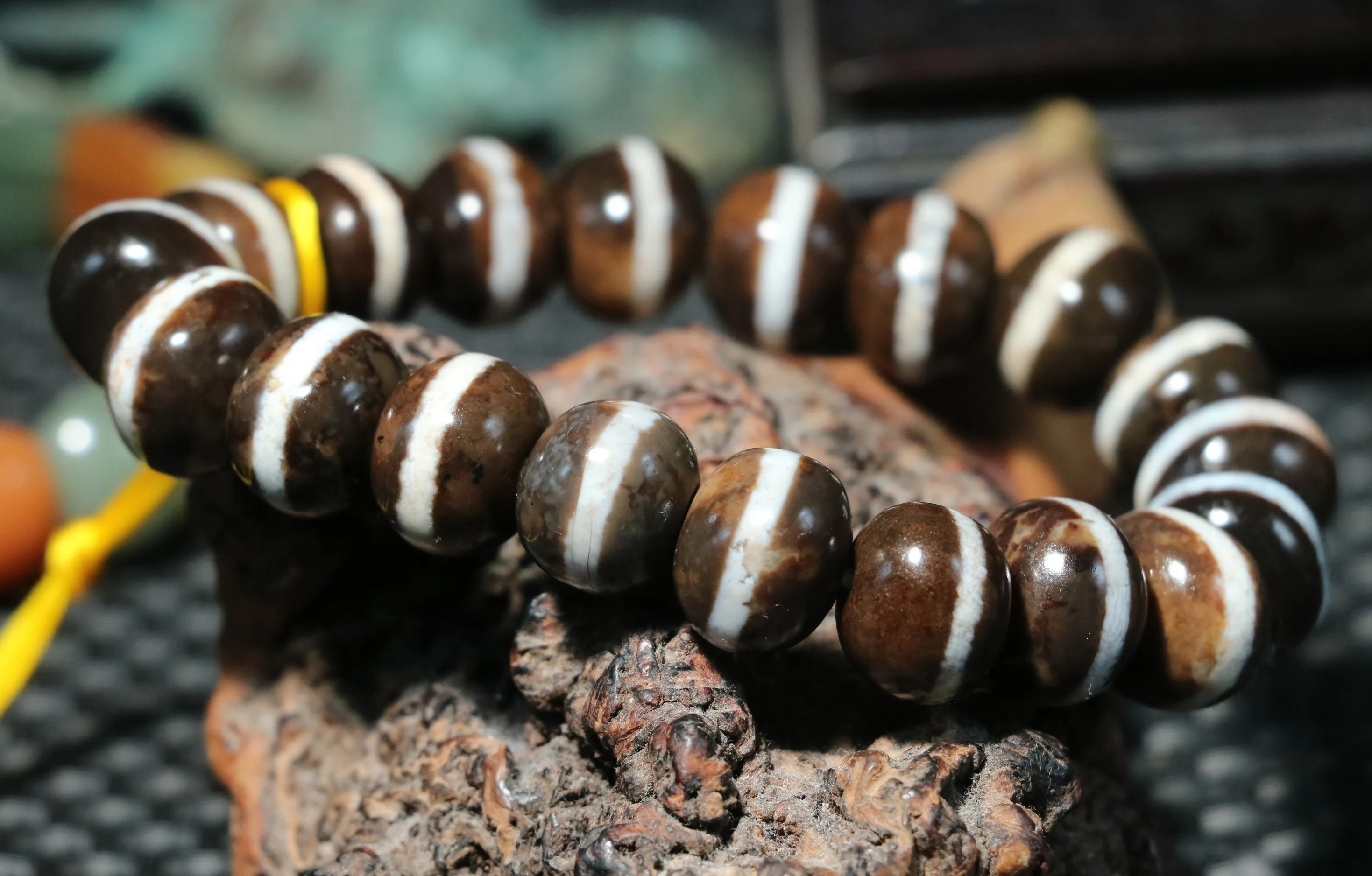 

LKbrother Talisman Treasure Energy Tibetan Top old Agate One Line Healer Medicine Abacus dZi Bead Bracelet A UPD230727K03