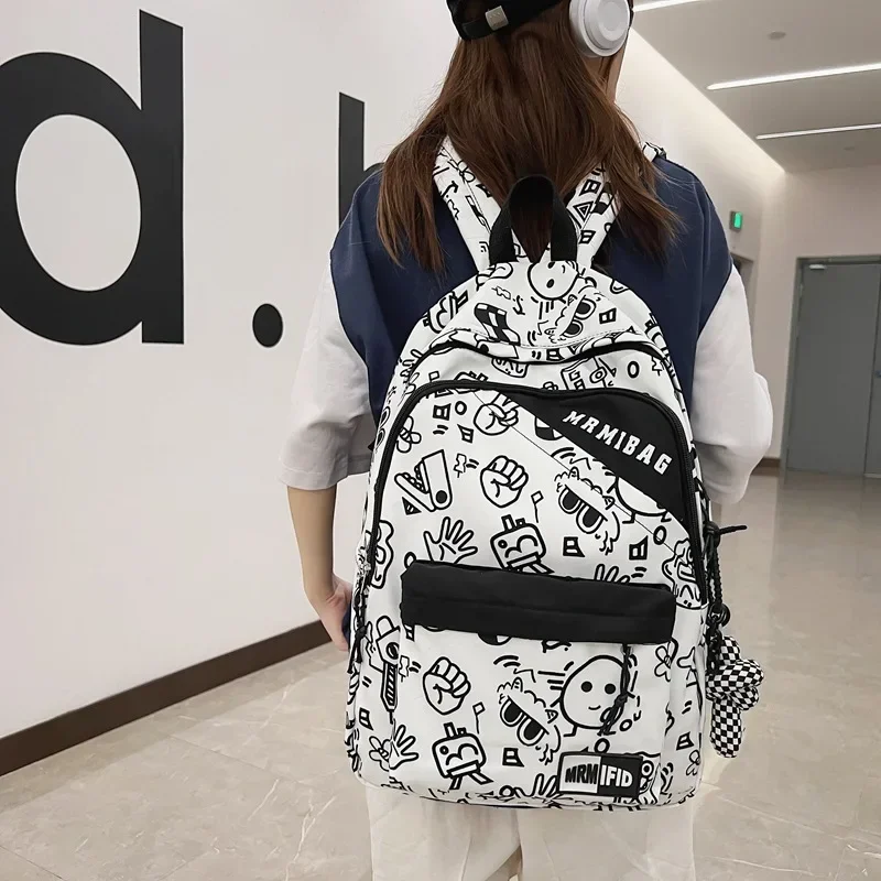 

2024 New Kids Backpack Cartoon Astronaut Teenages Schoolbag Primary Waterproof Backpack Boys Girls Schoolbag