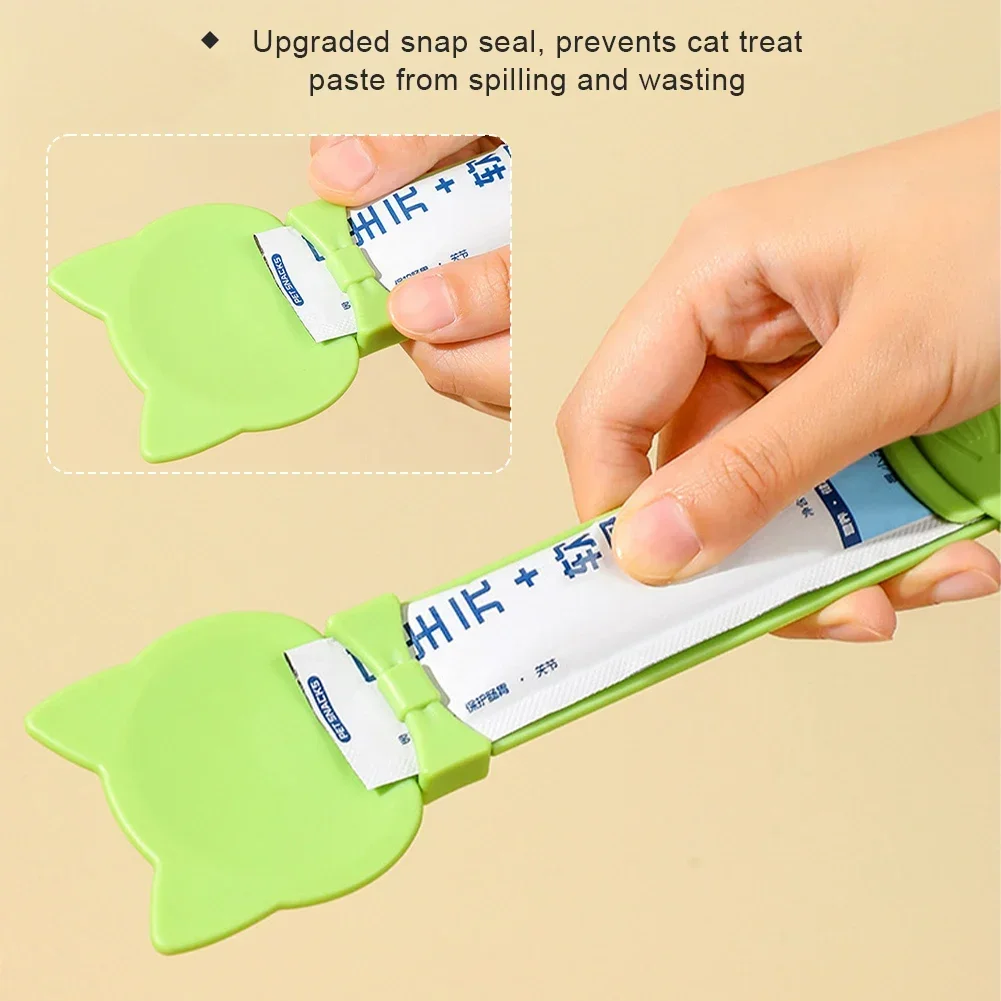 Churu Tube Helper: Dispenser per snack liquidi e purè per gatti, con cucchiaio dosatore, facile da usare, accessori per l'alimentazione degli animali domestici - immagine 4
