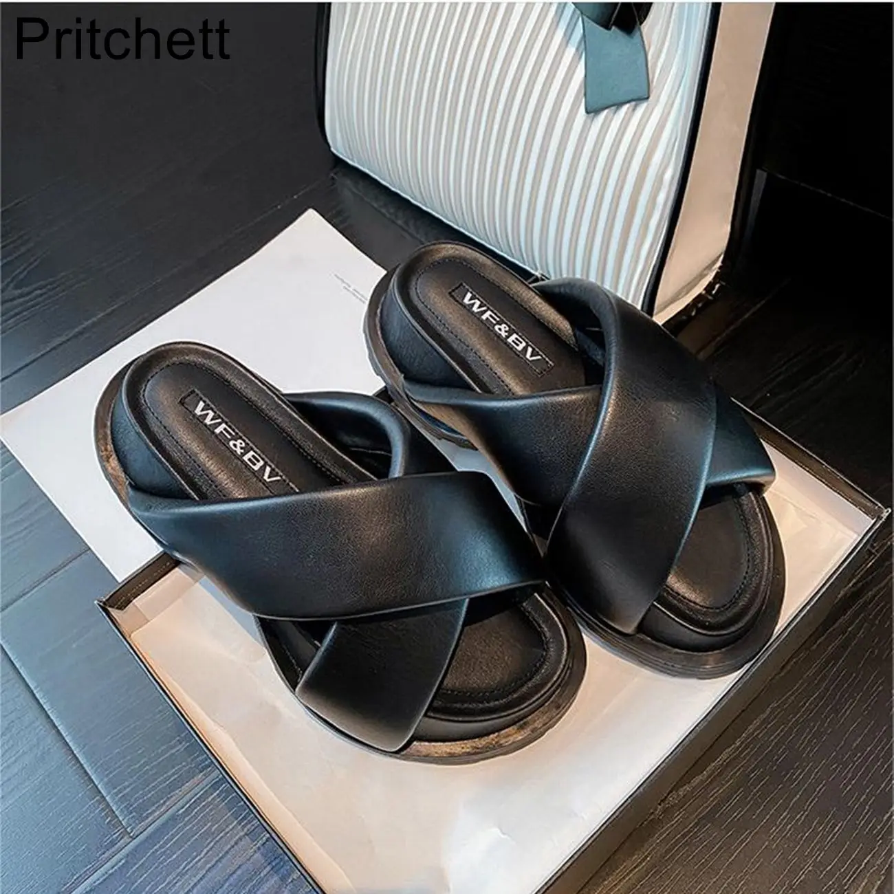 

Leather Thick-soled Cross-strap Fashion Slippers 2023 New Heightened Waterproof Platform Platform Shoes Large Size Women's Shoes