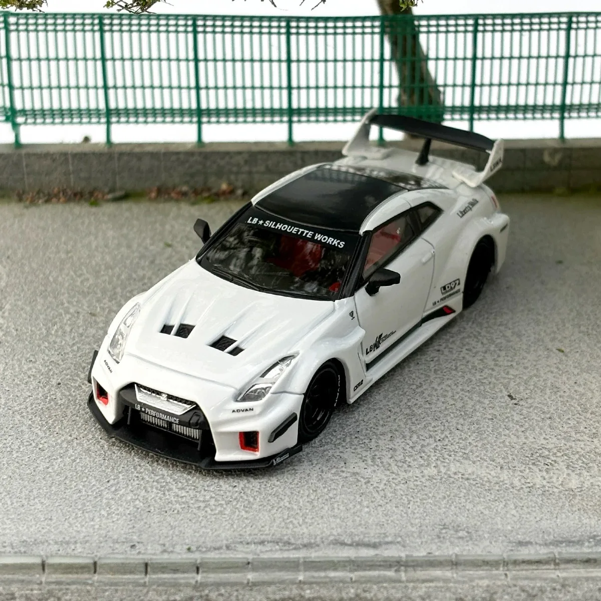 CM Model 1:64 Skyline GTR R35 LBWK wide-body modified alloy model-Image error fixed 3