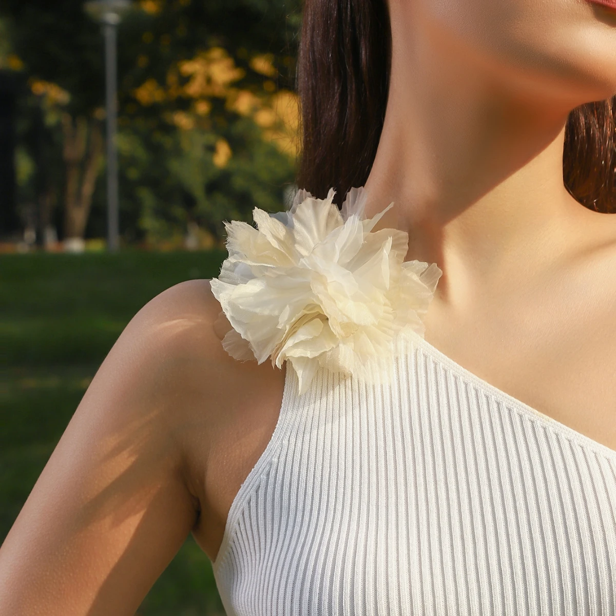 14CM Korean Fashion Fabric Flower Big Brooch for Women Delicate Handmade Lapel Pins Lady Party Wedding Cloth Jewelry Accessories