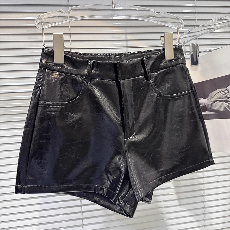 DEAT 2025 Autumn Winter New Fashion Solid Color PU Leather Boot Short Pant For Women High Waist Versatile Shorts Female 11A07168