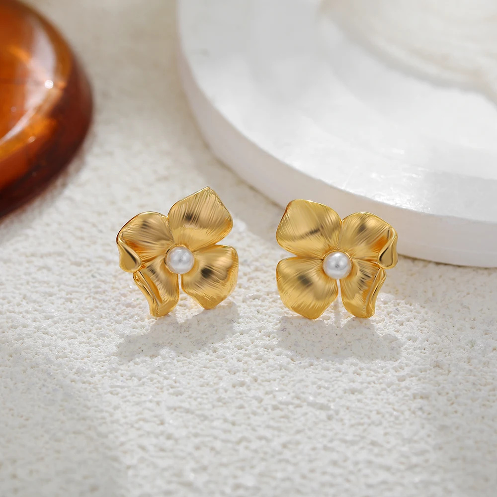 Elegant Striped Fold Flower Stud Earrings for Women Hypoallergenic Pearl Earring Waterproof Delicate Jewelry Wholesale Aretes