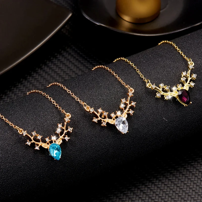 

Sparkling Deer Pendant Necklace for Women Blue Crystal Small Moose Choker Chain Link Chain Fashion Jewelry for Girlfriend