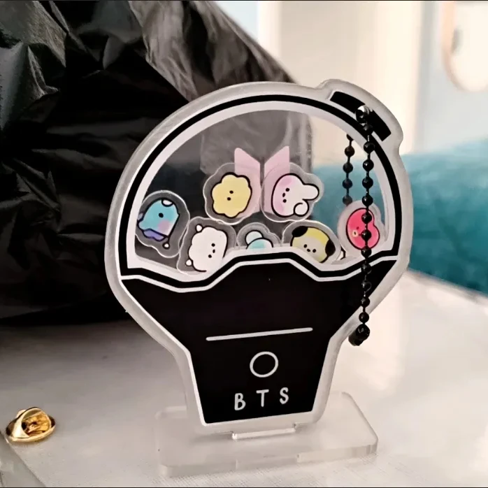 

Dynamic Shake Kpop Acrylic Keychain Cute Cartoon Animal Keyring Bag Pendant Personality Holographic Key Chains Fashion