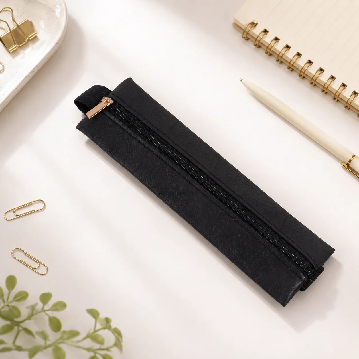 Elegant Striped Pencil Case - Portable Stationery Organizer and Desktop Decoration, Perfect Exquisite Gift