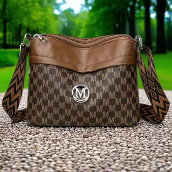 حقيبة كروس أنيقة بتصميم مرقع بحروف كلاسيكية مطبوعة بثلاث طبقات بسحاب حقيبة كتف جلدية للاستخدام اليومي للعمل في الهواء الطلق