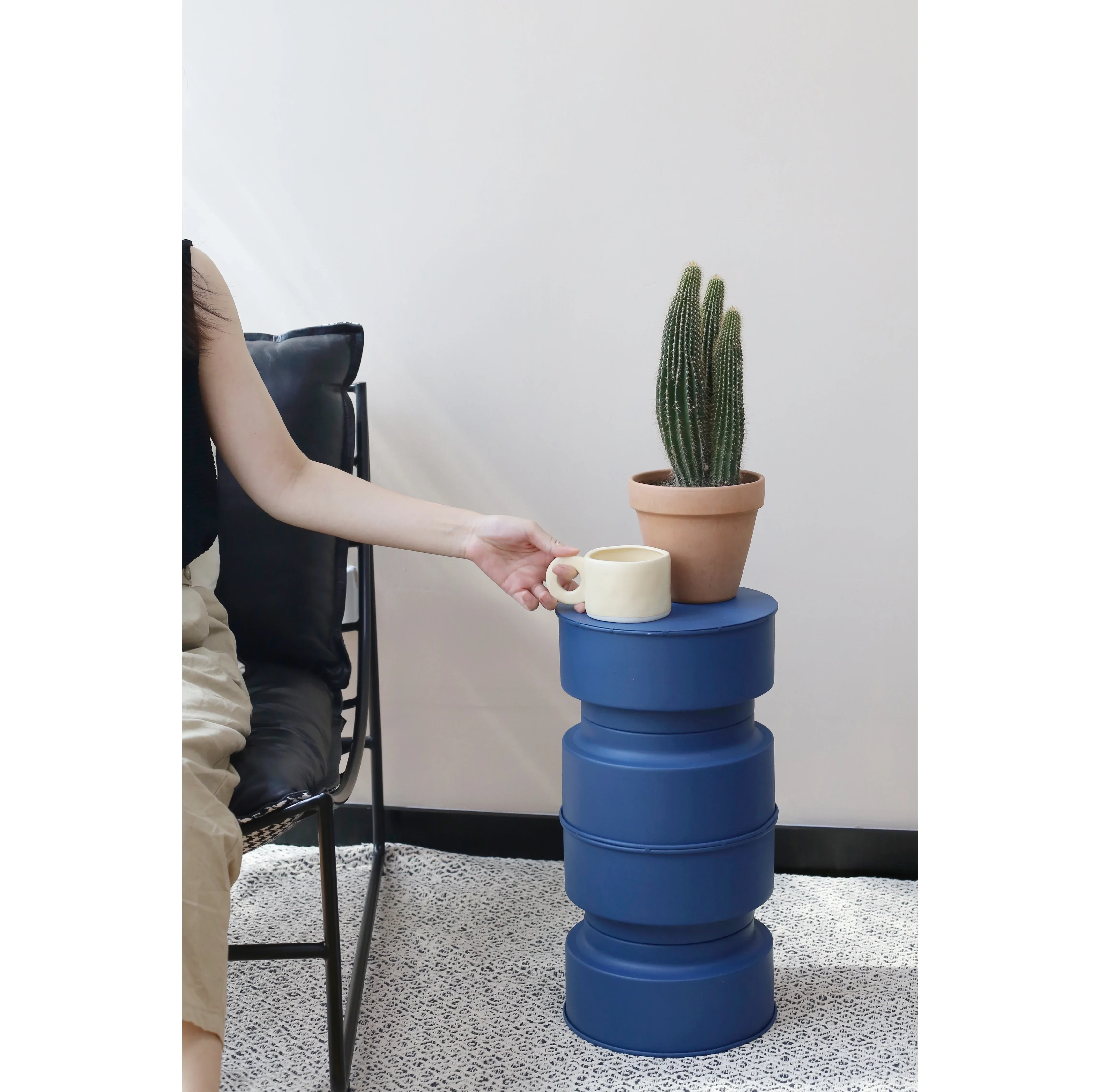 

Синие металлические Мезы для дивана, минималистичные журнальные столики в скандинавском стиле, арт-дизайн, мебель для гостиной, угловой столик из кованого железа для дома