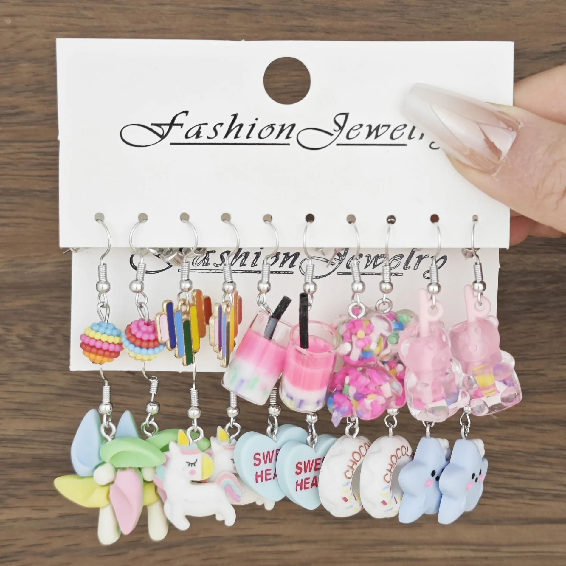 Small Fresh Colored Resin Animal Pendant Earrings, 5 Pair Set, Sweet and Cute Flower Butterfly Milk Tea Earrings, Female