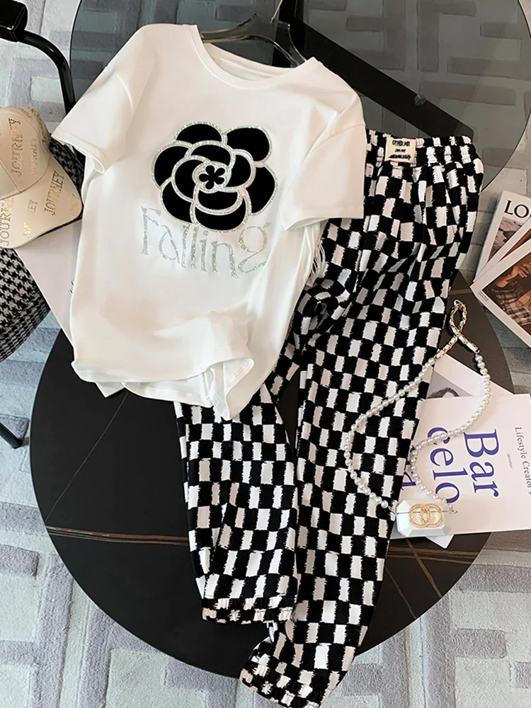 

S-4XL plus size women sports sets 2023 fashion Flower Embroidery Short sleeve T-shirt + casual Plaid long pant Two-piece suit