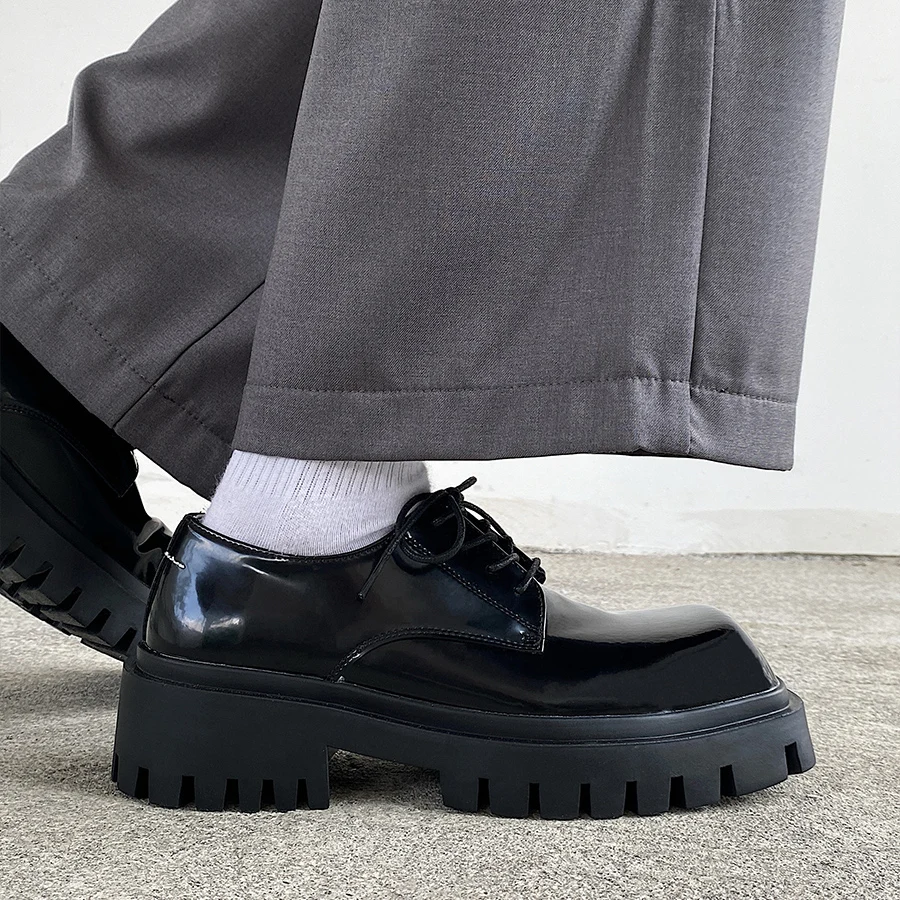 Simple and shiny Derby shoes for men, Korean version, casual retro square toe, thick soled commuting leather shoes for men