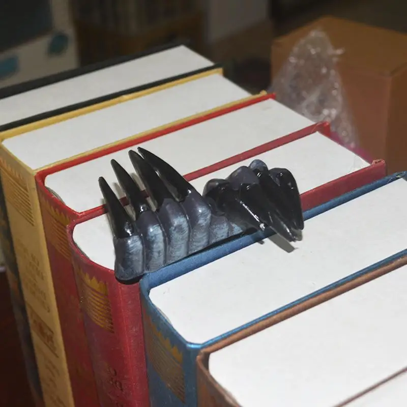 Halloween Claw Bookmark Terrifying Devil Claw Office Desktop Decoration Resin Craft Ornament Halloween Home Decoration