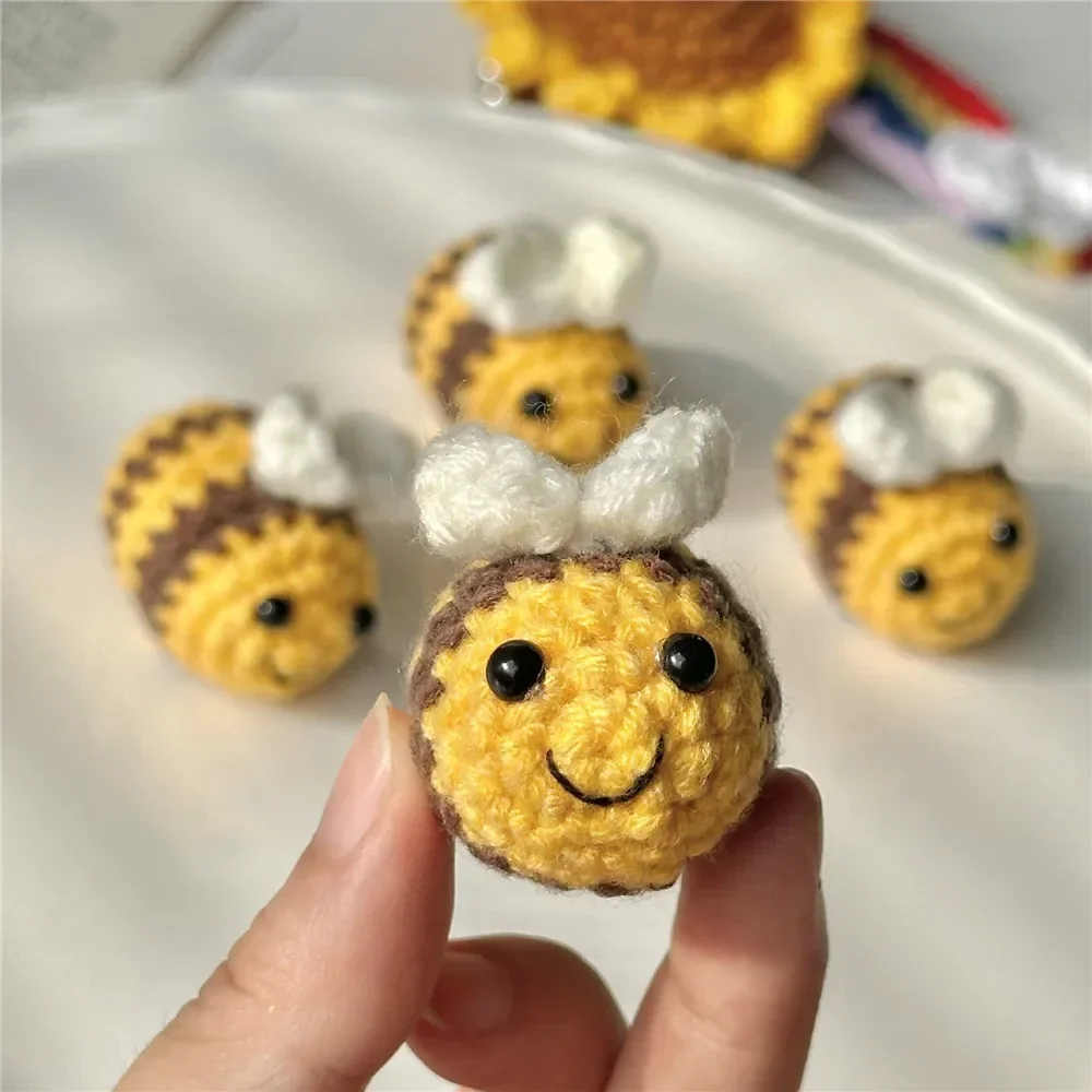 5Pcs Crochet Bees Crocheted Mini Bees Pendants Car Key Ring DIY Handmade Knitted Keychain Keyring Handbag Charms Gift knitted keychain
