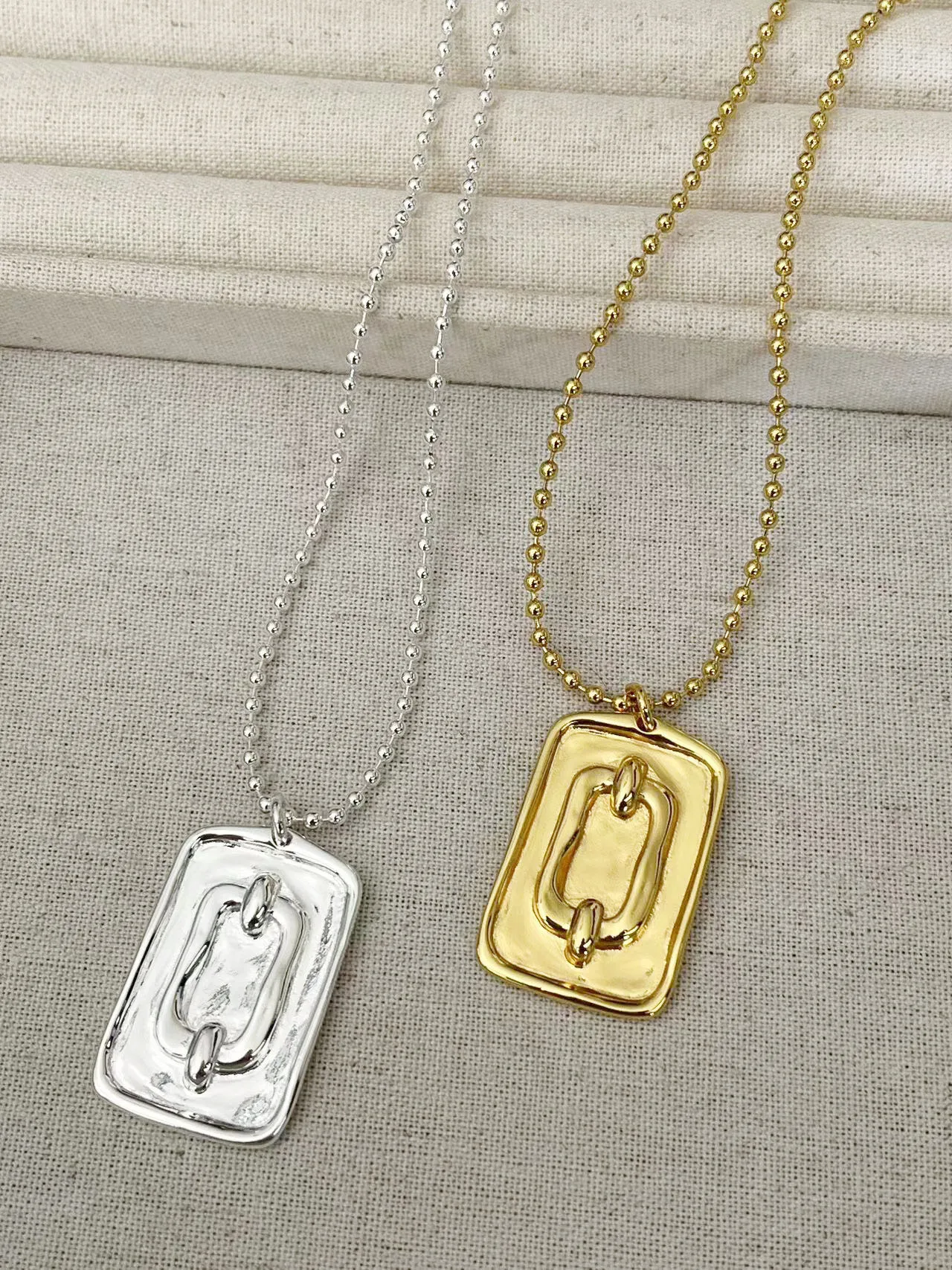 

2023 UNOde50 New European and American High Quality Hanging Tag Women's Necklace Romantic Jewelry Gift Pack