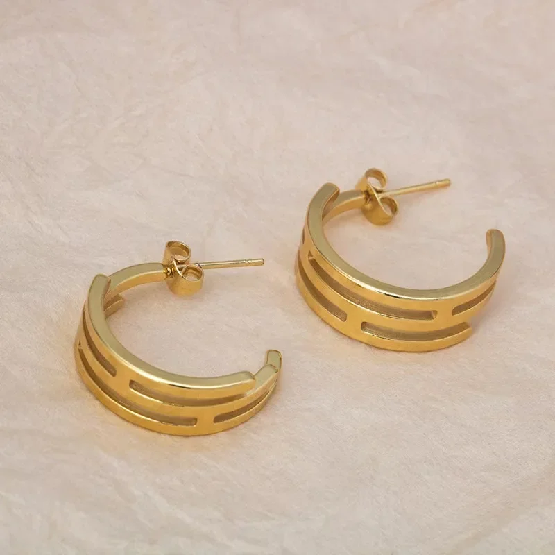 Dijes rellenos de oro de 18K para mujer, lindos pendientes de tuerca para mujer, regalo de fiesta de boda, recién llegado