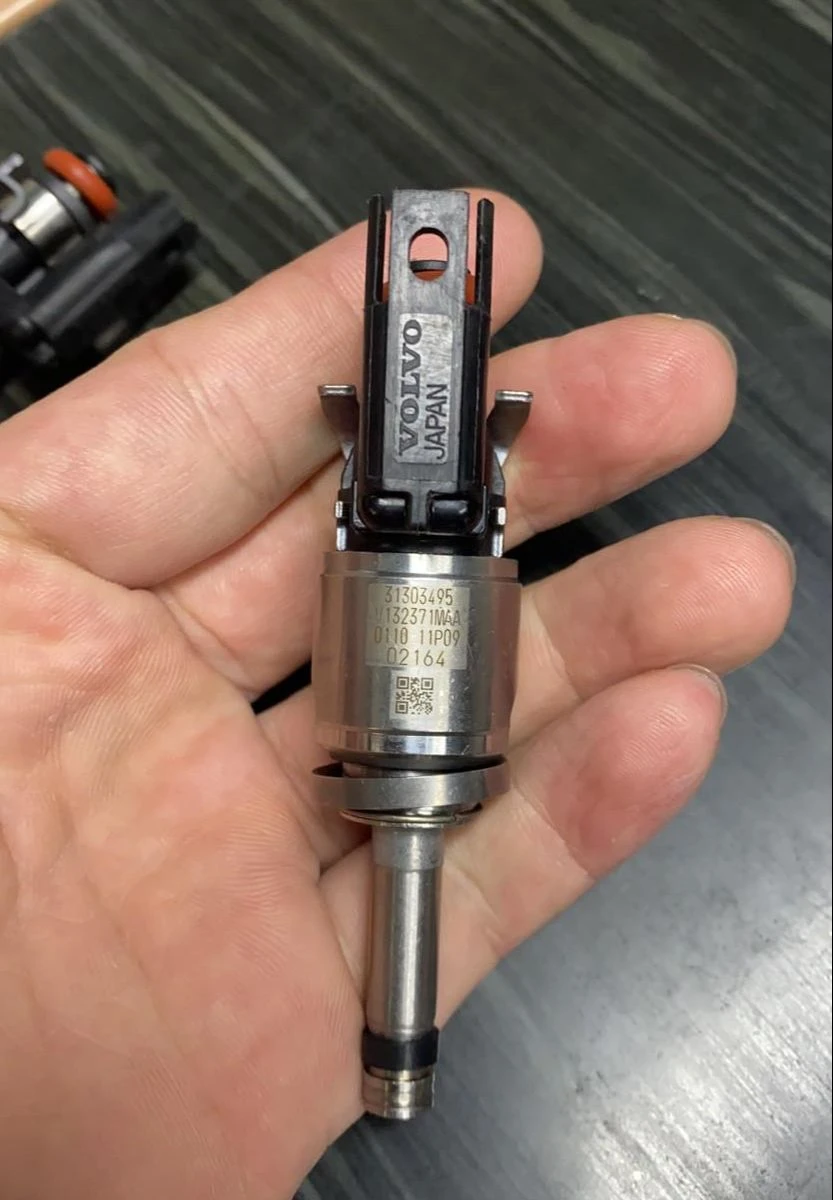 20pcs 31303495 3133665 High Quality Fuel Injectors Nozzle for Volvo S60