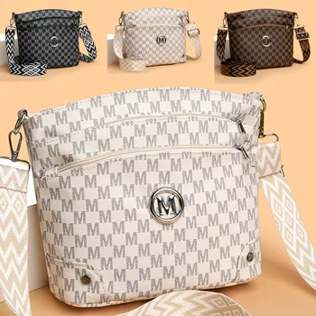 حقيبة كروس نسائية أنيقة مع شارة 