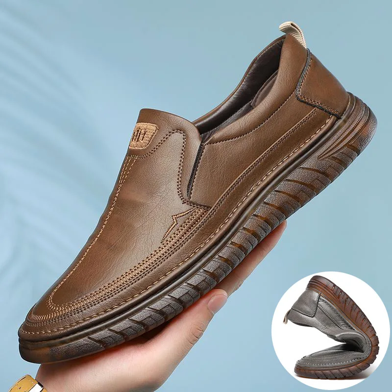 Mocassins de couro respirável para homens, tênis de skate casual, tênis confortável de direção, costura à mão, sapatos baixos, verão