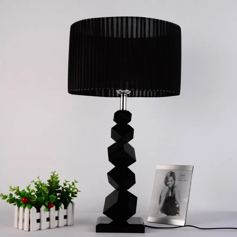 ��� ũ����Ż ��Ÿ�ϸ��� ���� �����̳� ����, �Ž� ȣ��, �մԹ�, ħ�� �� ���̺� ����