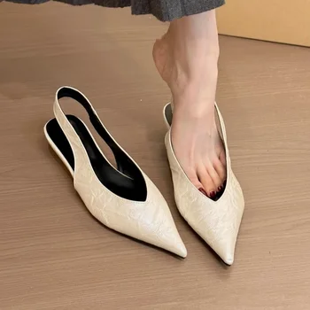 صنادل نسائية بأصابع مدببة وكعب إسفيني بنقشة جلد النمر 1