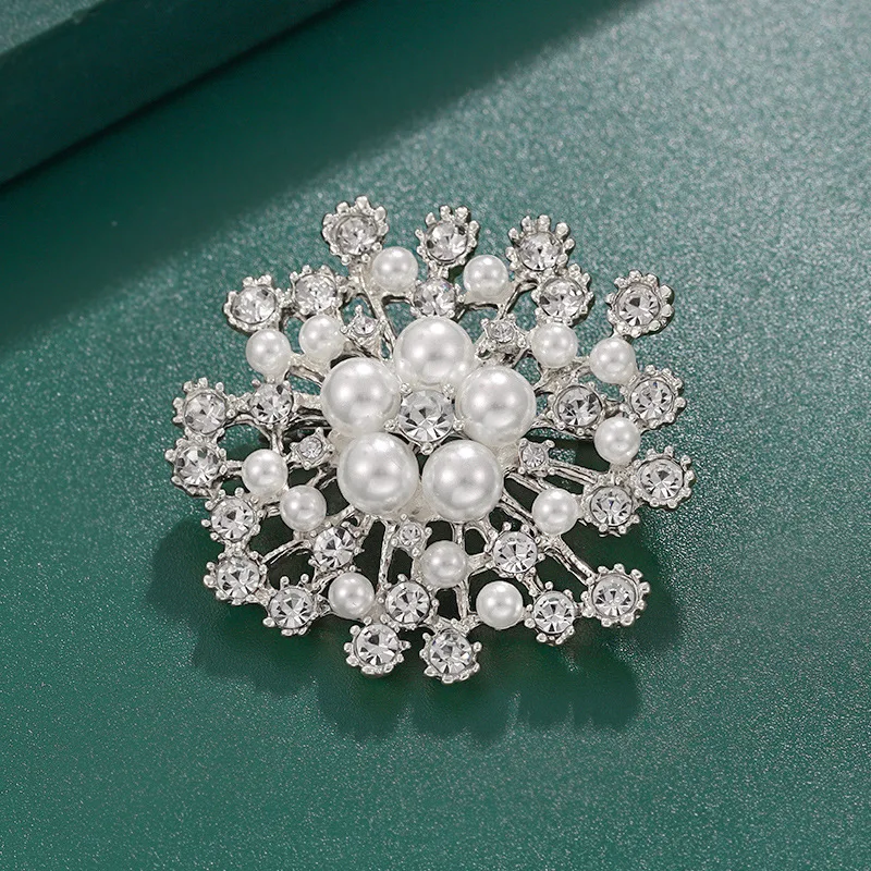 BSITSSS 4 stuks broche, vintage elegante bloem broche pin, mode broches, glanzende parel broche, broches voor kleding tassen jas rugzak accessoire BSITSSS 4 stuks broche, vintage elegante bloem broche pin, mode broches, glanzende parel broche, broches voor kleding tassen jas rugzak accessoire